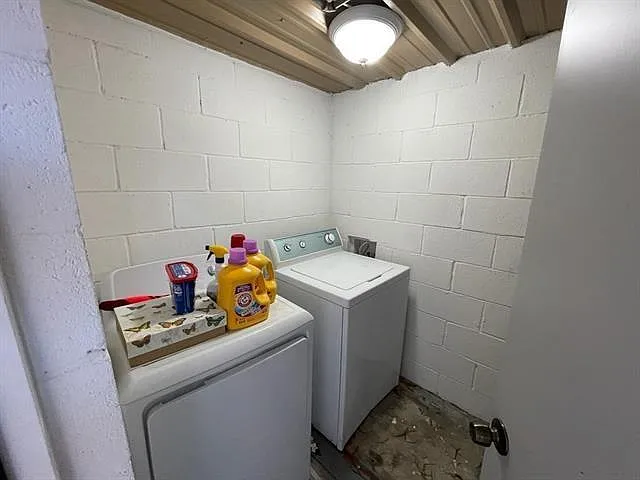 2308 Margaret Ln — Photo 16