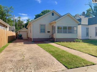 217 E 8th Ave, Hutchinson, KS 67501