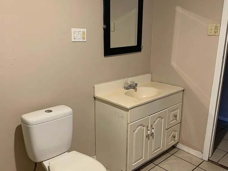 1015 Lynn St — Photo 6