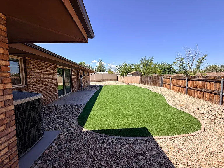 1035 Red Bud Cir — Photo 21