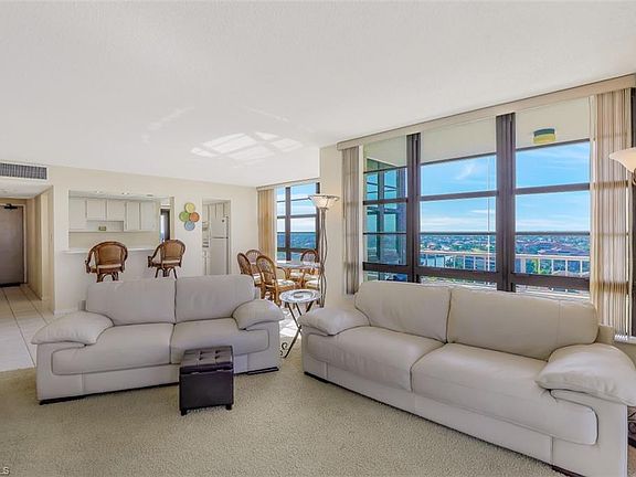 4th image of 440 Seaview Ct APT 1606