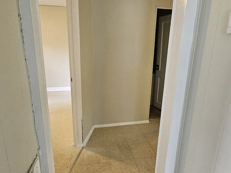 1107 E Lafayette St — Photo 61