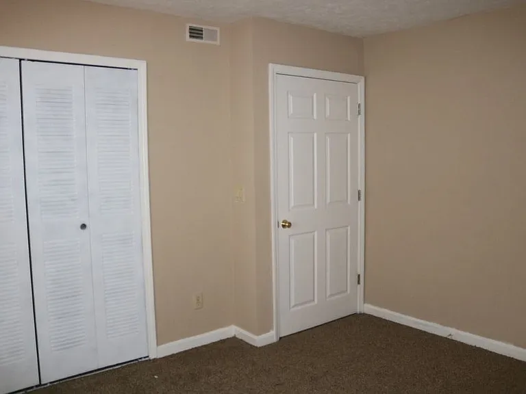 Amanda Place Apartments — Photo 15