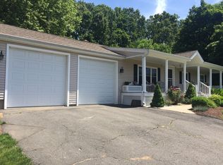 123 Algonquin Dr, Wallingford, CT 06492