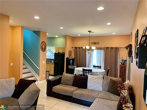 2nd image of 305 NE 35th Ct