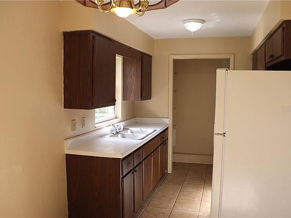 2nd image of 435 NE 2nd Ave