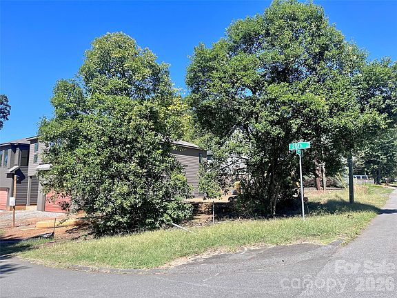3rd image of 731 E 28th St