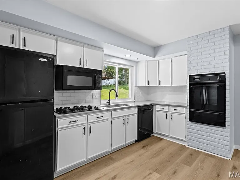 24 Forest Crest Dr — Photo 6