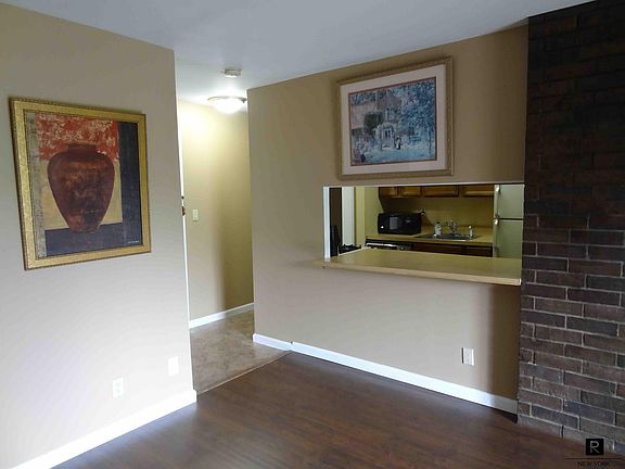 2nd image of 2 Elmwood Park Dr APT 517