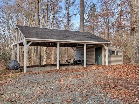 3rd image of 1017 Holly Grove Dr
