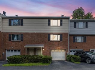 104 Countryside Dr, Mc Kees Rocks, PA 15136