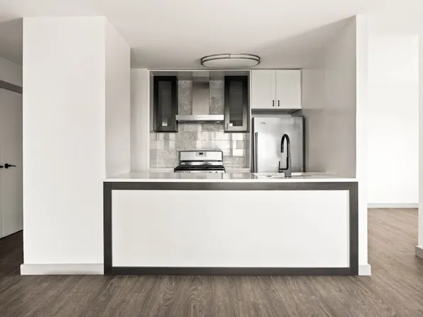 10-40 River Road image 1 of 15