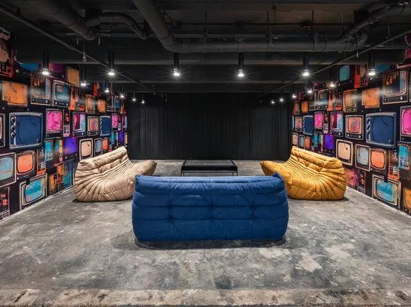 255 18th Street image 35 of 47