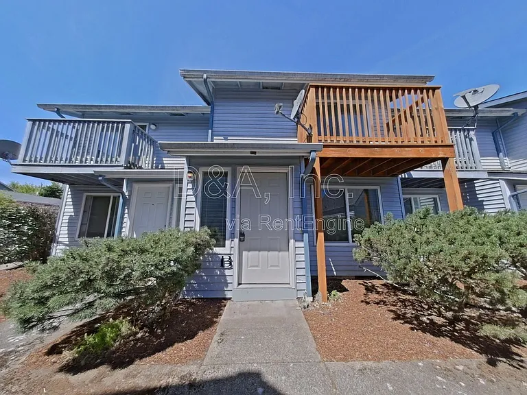 2521 SW Pickford St #B — Photo 1