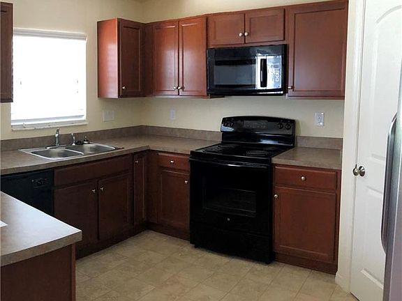 5th image of 1521 SW 30th St