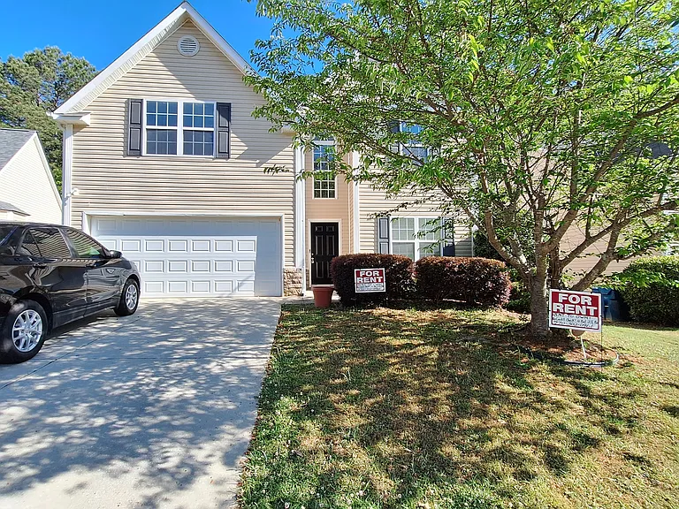 305 Shadowbrooke Cir — Photo 2