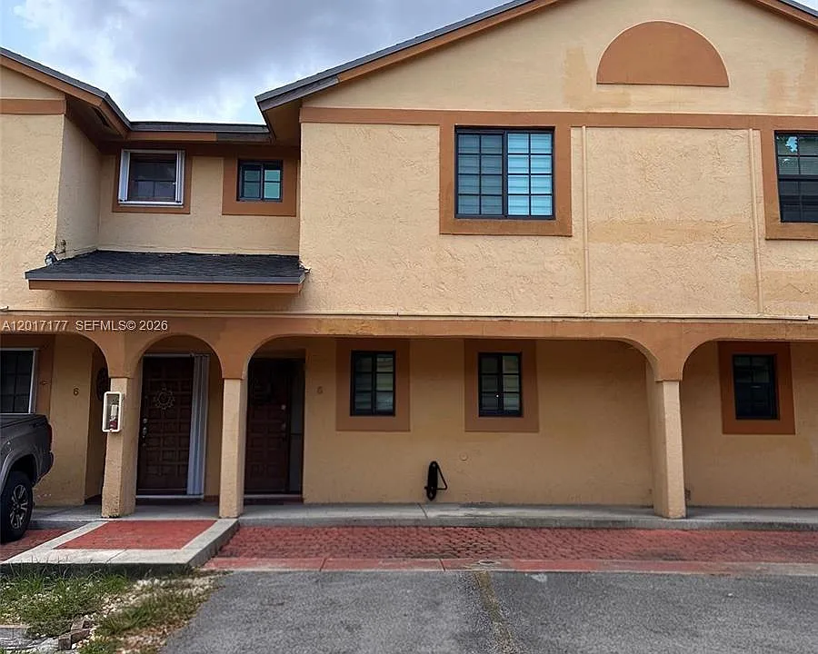 1595 SW 122nd Ave #4-5