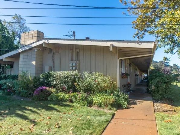 38 Hacienda Pl, Carmel, CA 93923