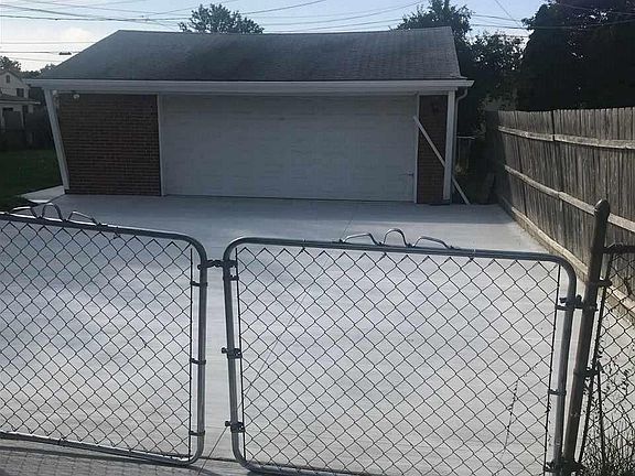 4th image of 34567 Sandwood Dr