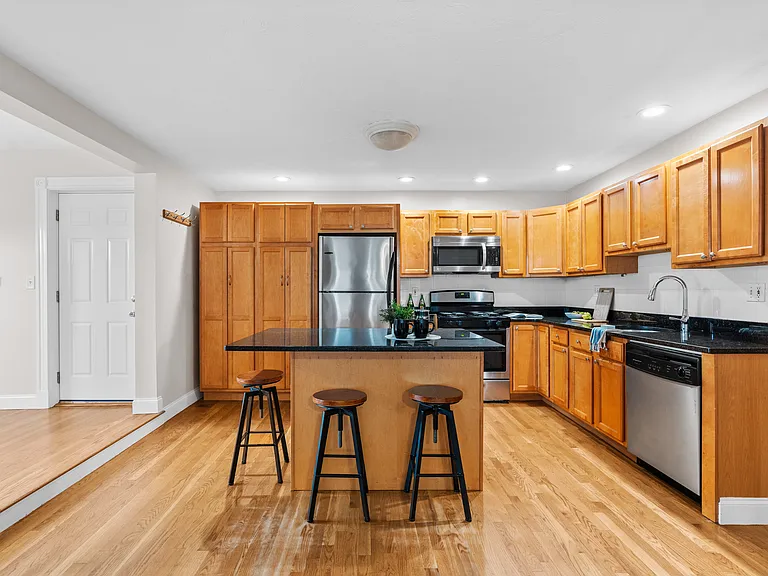 480 Medford St #4 — Photo 16