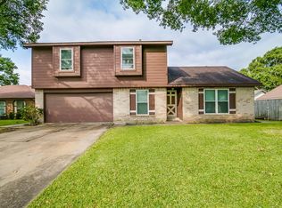 602 Live Oak Dr, Stafford, TX 77477