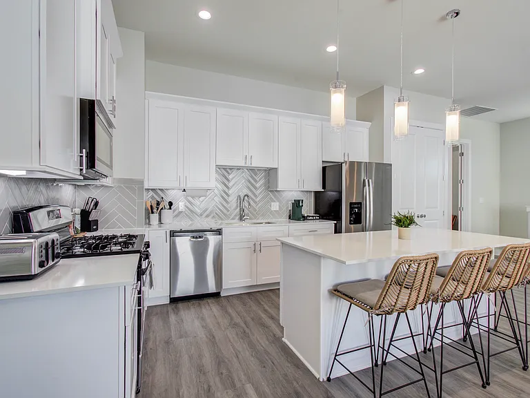8320 Curry Rd — Photo 10