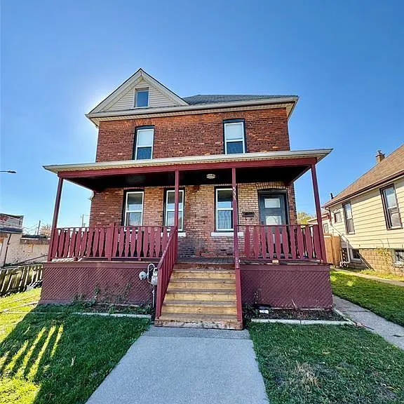 531 Langlois Ave — Photo 1