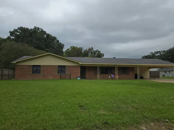 128 Woodville Dr, Natchez, MS 39120