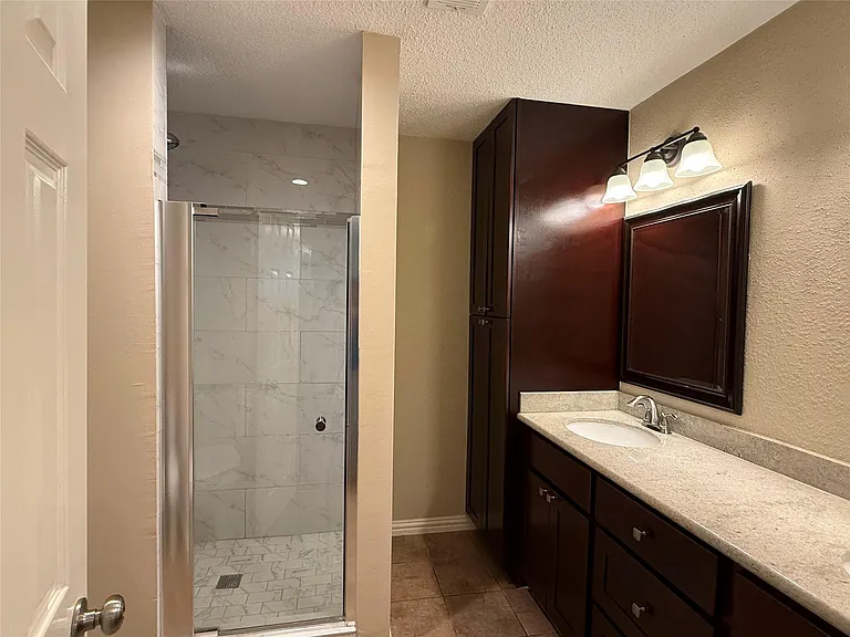 2806 Great Lakes Ave — Photo 8