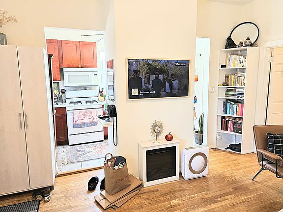 3rd image of 588 7th Ave APT 1