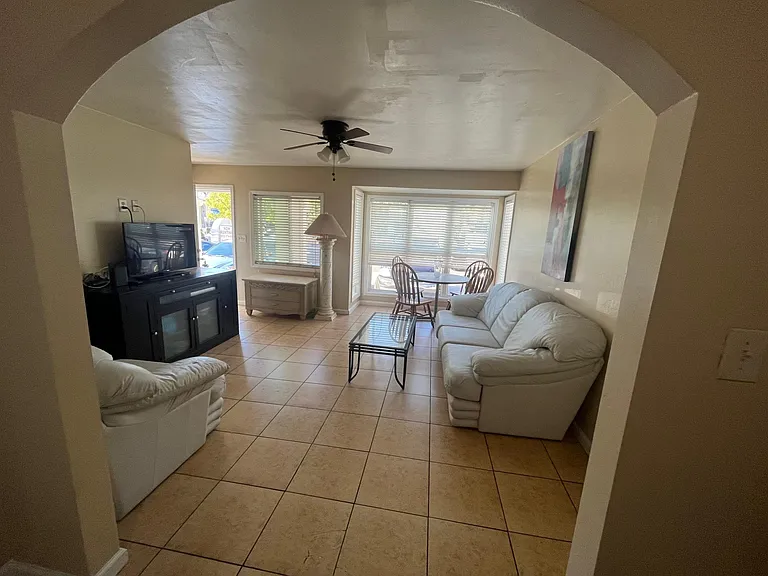 5809 Lindo Paseo #1-room B — Photo 12