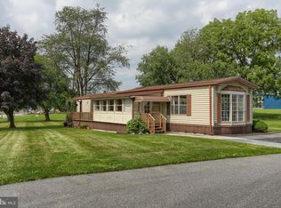 91 Green Acres Trailer Ct, Lebanon, PA 17046
