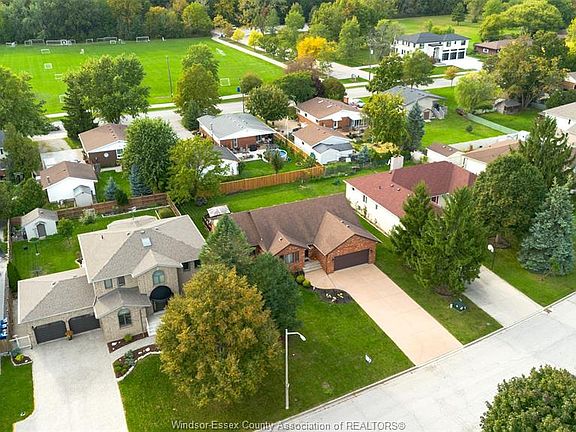 5th image of 2357 Docherty Dr