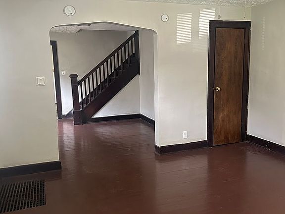 4th image of 730 N Bradley Ave #2F90788E
