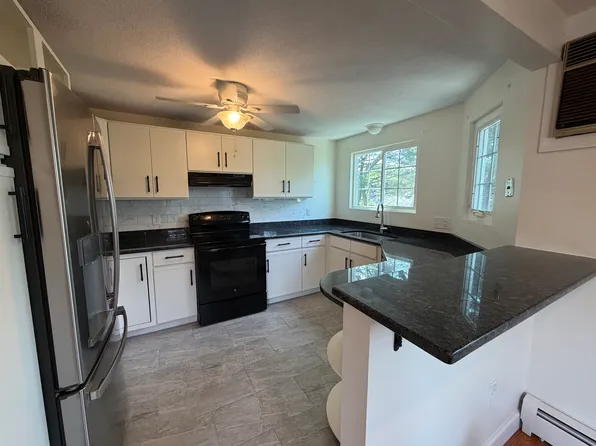 29 D Swan Ct, North Providence, RI 02904