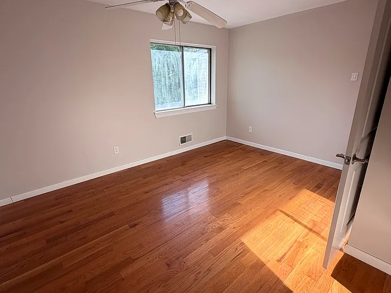 184 Village Dr — Photo 18