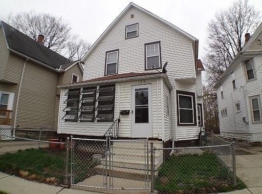 2nd image of 133 1/2 Charles Ct