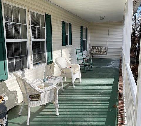3rd image of 60 Omaha Ln