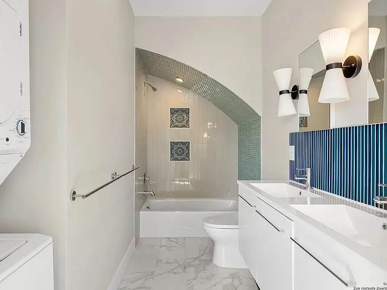 1107 S Cherry St — Photo 26