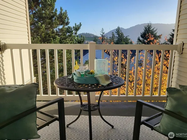 23420 SE Black Nugget Road #C303, Issaquah, WA 98029