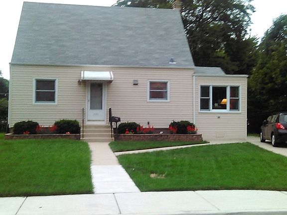 3rd image of 2762 Hawthorne St