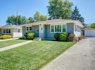 4015 Harding Rd, Kenosha, WI 53142