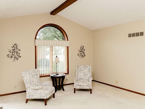 4th image of 829 Harvest Dr #20