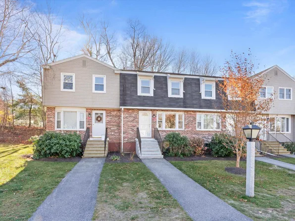 3 Oakwood Lane #11, Goffstown, NH 03045