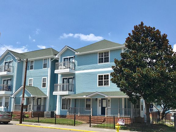 3rd image of 1614 Queen Anne Way