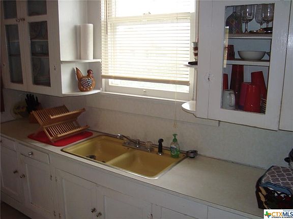 5th image of 715 Saint Peter St