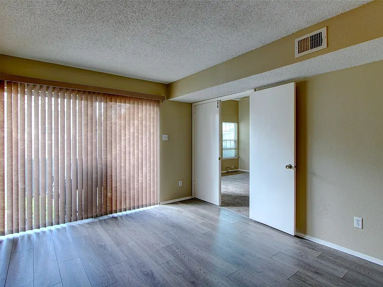 12220 Coppertree Ln — Photo 8