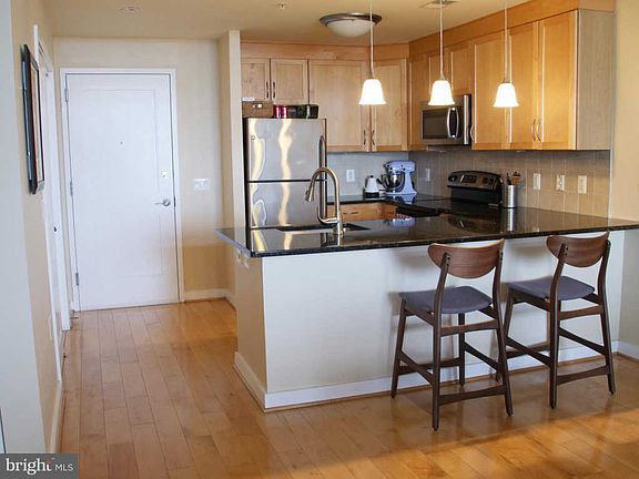 3rd image of 888 N Quincy St Unit 1308