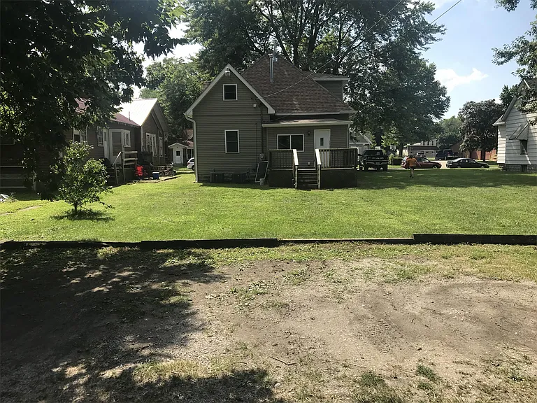 1122 S 9th St — Photo 9