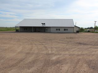 1610 8th St, Gothenburg, NE 69138